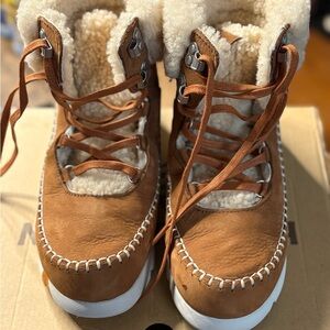 Manitobah Mukluks Pacific Hiker shearling lined boots